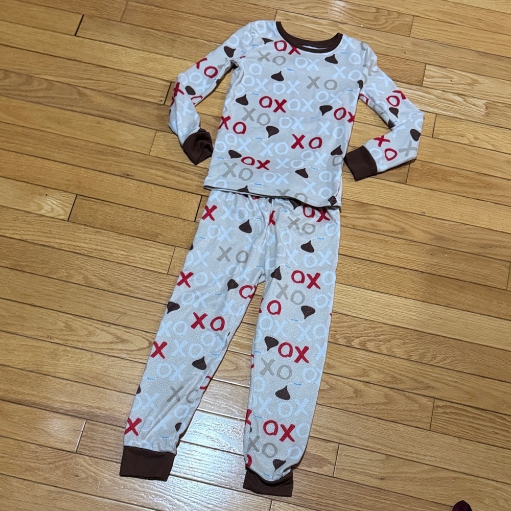 Kids XO Hersheys Kisses Valentines Pajama Set ❤️